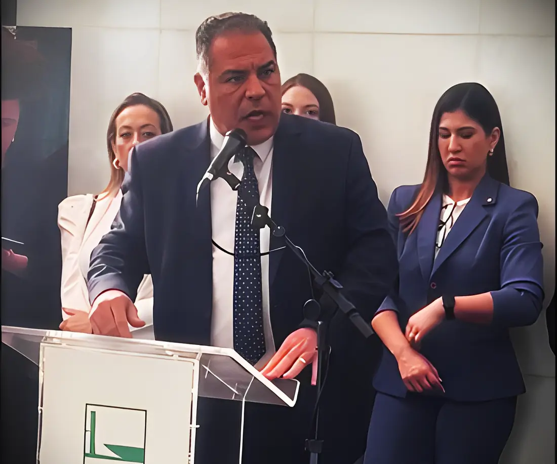 Alfredo Scaff ao microfone na Câmara dos Deputados