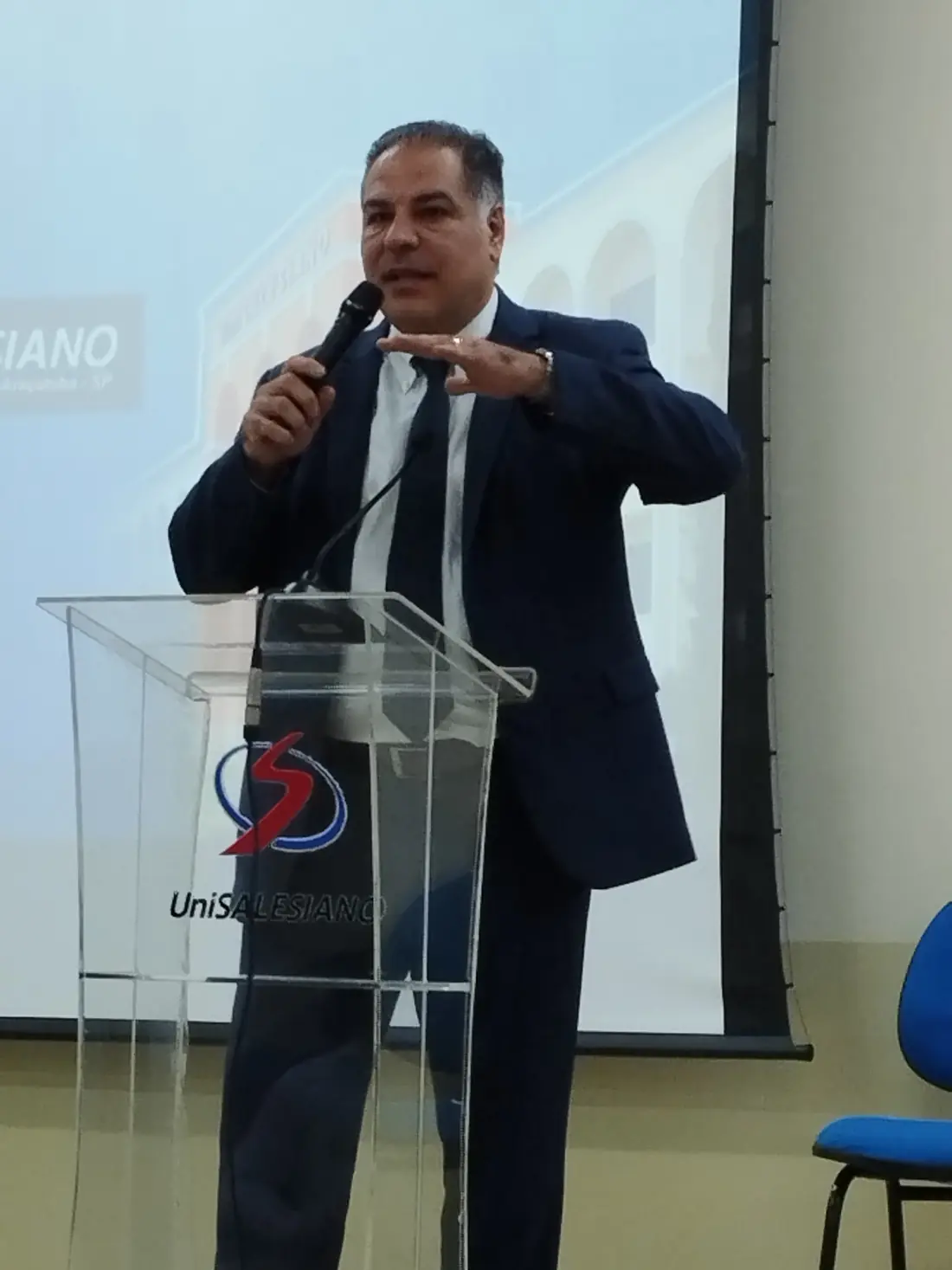 Alfredo Scaff no púlpito do Unisalesiano